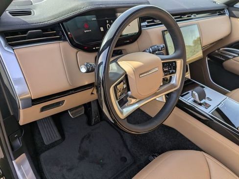 New 2026 Land Rover Range Rover Long Wheelbase SE image 7