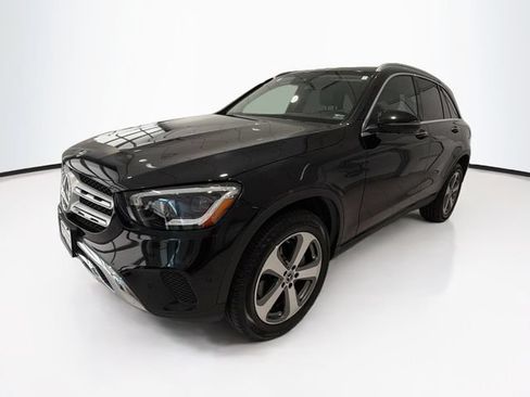 Used 2022 Mercedes-Benz GLC 300 4MATIC image 3
