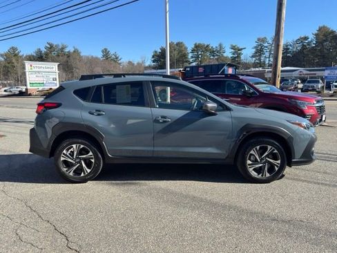 Used 2024 Subaru Crosstrek 2.0i Premium image 2