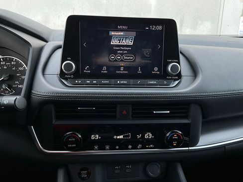 Used 2025 Nissan Rogue SV image 27