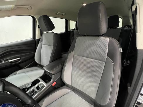 Used 2017 Ford Escape SE w/ Equipment Group 201A AWD/4WD image 13