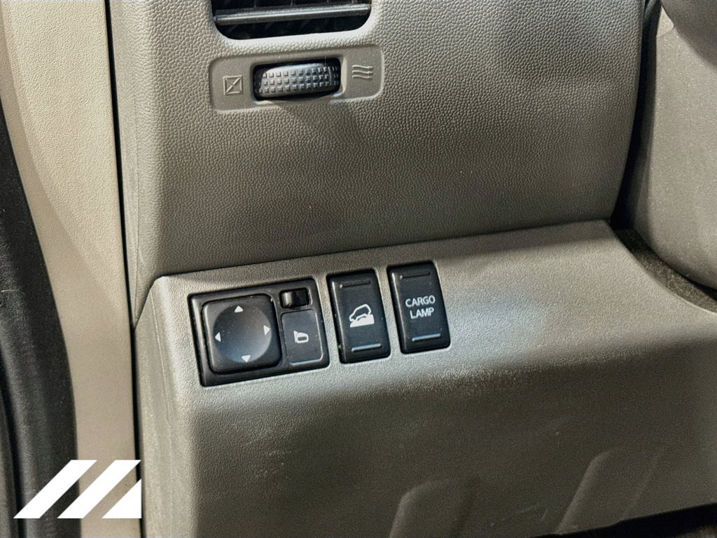Used 2014 Nissan Frontier SV w/ SV Value Truck Package AWD/4WD image 10