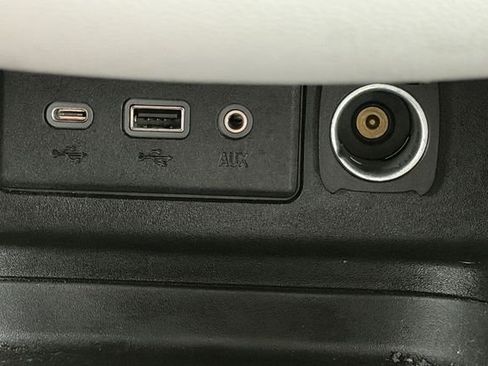 Used 2022 Chevrolet Equinox LT w/ Driver Convenience Package image 34