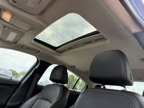 Used 2017 Chevrolet Cruze Premier FWD image 14