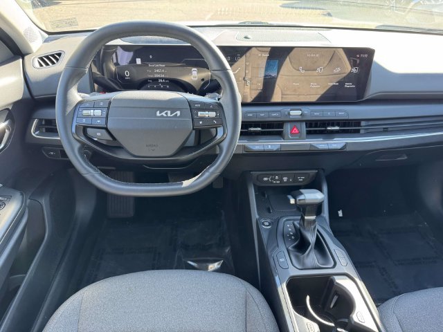 Used 2025 Kia K4 EX FWD image 15