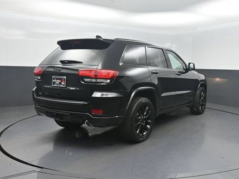 Used 2019 Jeep Grand Cherokee Altitude RWD image 24