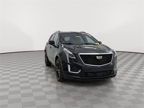 Certified 2024 Cadillac XT5 Sportv w/ Technology Package image 2