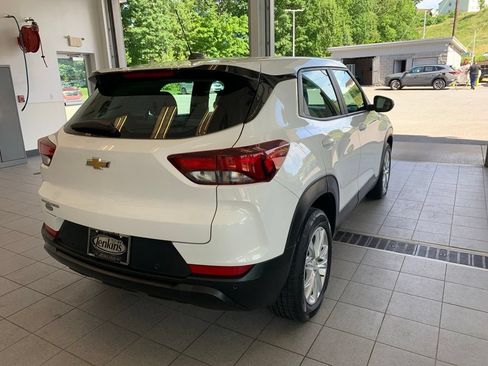 Used 2021 Chevrolet TrailBlazer LS FWD image 16