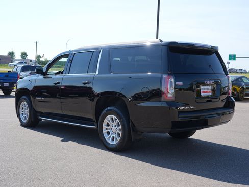 Used 2020 GMC Yukon XL SLT w/ Enhanced Security Package AWD/4WD image 5