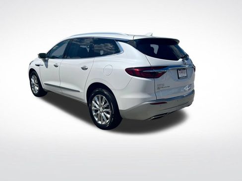 Used 2020 Buick Enclave Premium w/ Sun and Sites Package AWD/4WD image 4
