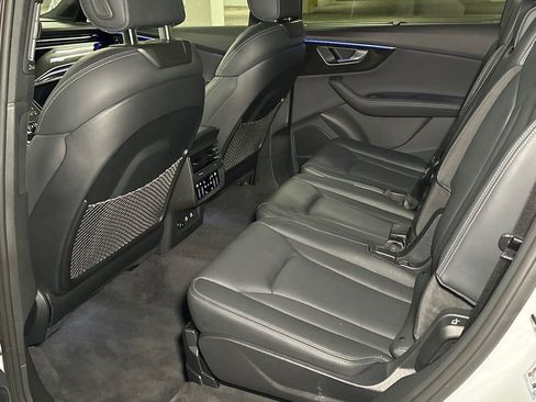 Used 2025 Audi Q7 3.0T Prestige w/ Prestige Package image 18