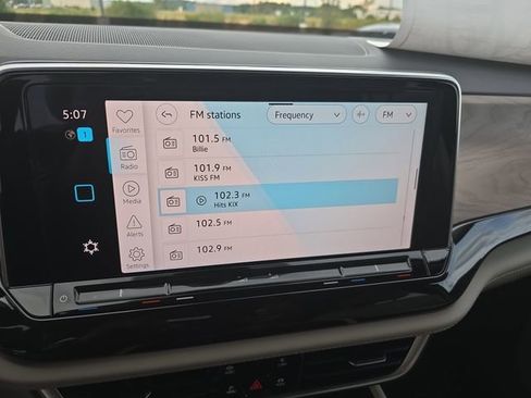 New 2026 Volkswagen Atlas SE FWD image 10