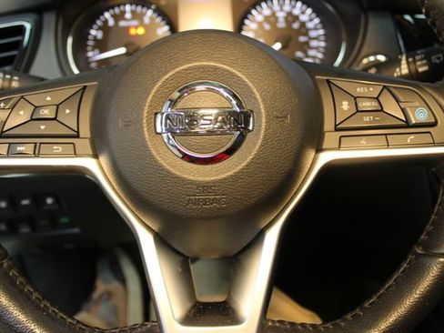 Used 2019 Nissan Rogue SL image 22