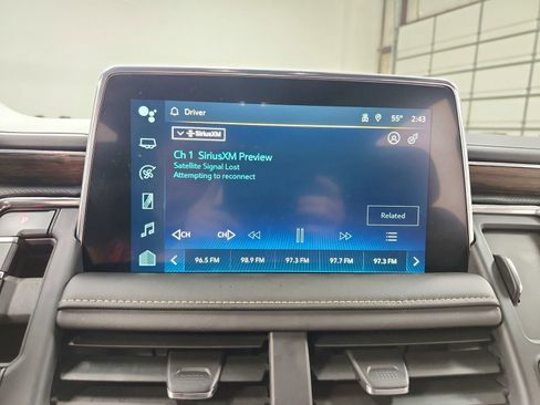 Used 2023 Chevrolet Suburban Premier image 28