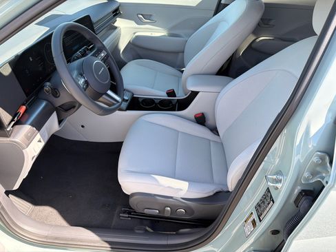 Used 2024 Hyundai Kona SEL FWD image 9