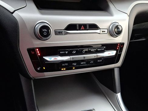 Used 2022 Ford Explorer XLT w/ Equipment Group 202A image 16