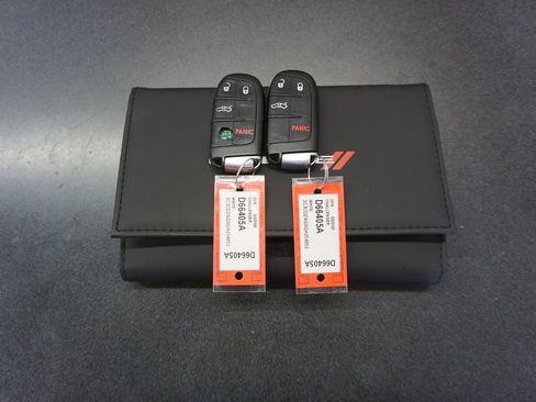 Used 2016 Dodge Challenger SXT image 14