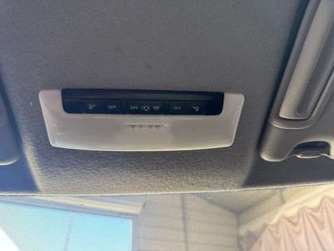 Used 2019 Nissan Kicks S FWD image 22