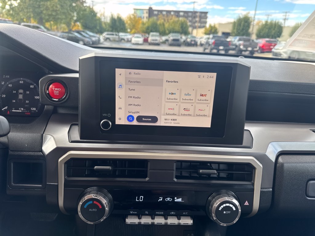 Certified 2025 Toyota Tacoma TRD Off-Road AWD/4WD image 18