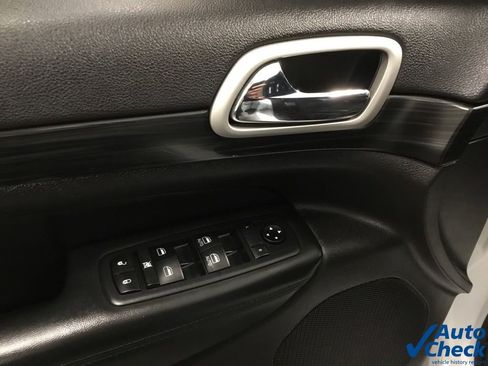 Used 2020 Jeep Grand Cherokee Laredo w/ Quick Order Package 2BN North image 22