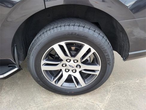 Used 2022 Ford Expedition Limited image 25
