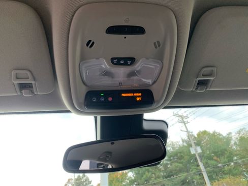 Used 2022 Buick Encore GX Essence image 23