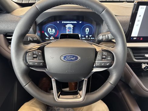 New 2026 Ford Explorer Platinum image 24