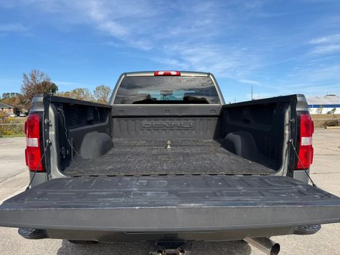 Used 2017 GMC Sierra 2500 Denali w/ Duramax Plus Package AWD/4WD image 21