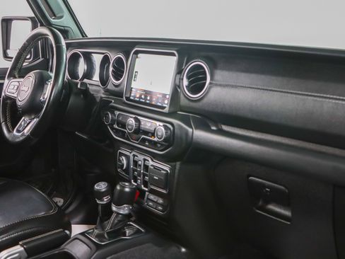 Used 2021 Jeep Wrangler Unlimited Sahara image 27