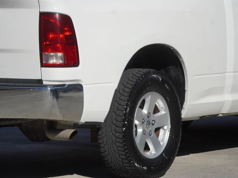 Used 2012 RAM 1500 Classic SLT w/ Luxury Group image 16