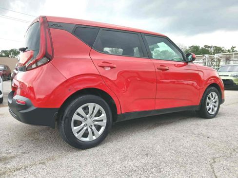 Used 2021 Kia Soul LX image 5