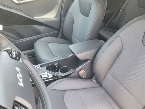 New 2025 Kia Niro EX image 15