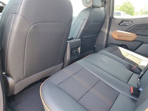 New 2025 GMC Canyon AT4 w/ Nightfall Edition image 21