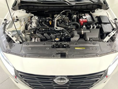 Used 2025 Nissan Altima 2.5 SV FWD image 70