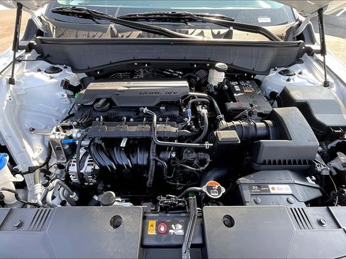 New 2026 Hyundai Kona SE image 12