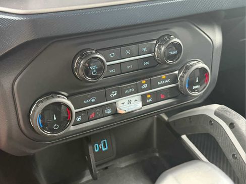 Used 2022 Ford Bronco Outer Banks AWD/4WD image 30