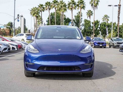 Used 2023 Tesla Model Y Long Range image 3