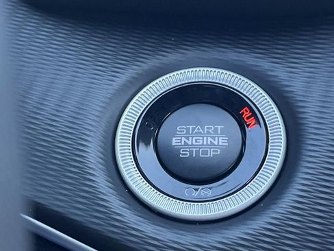 New 2025 Jeep Grand Cherokee Laredo X w/ Luxury Tech Group I image 23