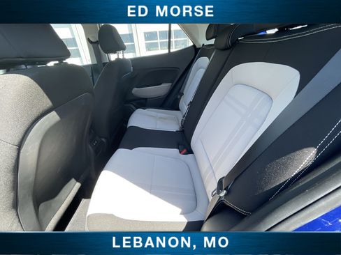 Used 2025 Hyundai Venue SEL FWD image 23