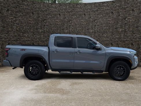 Used 2023 Nissan Frontier PRO-4X w/ Pro-4X Premium Package AWD/4WD image 3