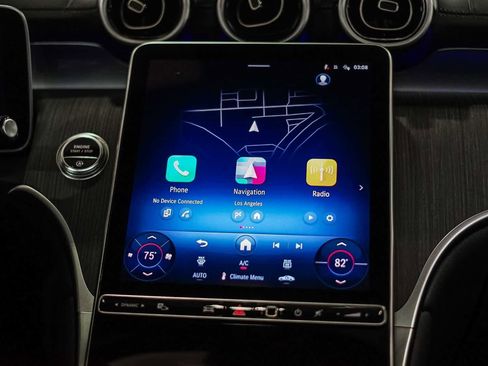 Used 2025 Mercedes-Benz GLC 300 4MATIC image 17