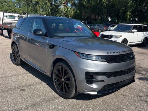 Used 2025 Land Rover Range Rover Sport Dynamic SE AWD/4WD image 3