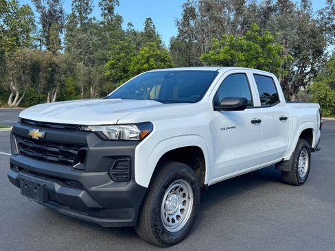 Used 2025 Chevrolet Colorado W/T image 2