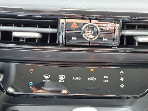 New 2026 Nissan Kicks SR image 21