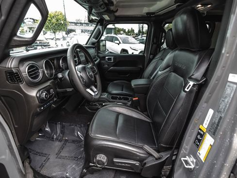 Used 2023 Jeep Wrangler Unlimited Sahara AWD/4WD image 21