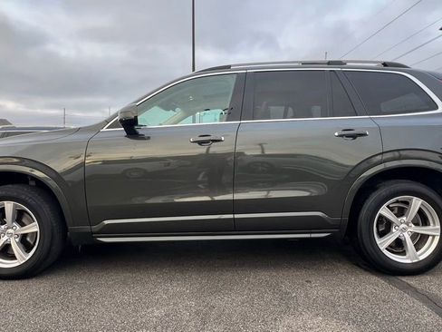Used 2018 Volvo XC90 T5 Momentum w/ Convenience Package image 3