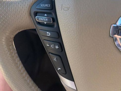 Used 2010 Nissan Murano LE w/ Navigation Pkg image 11