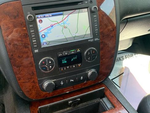 Used 2012 Chevrolet Tahoe LTZ RWD image 22