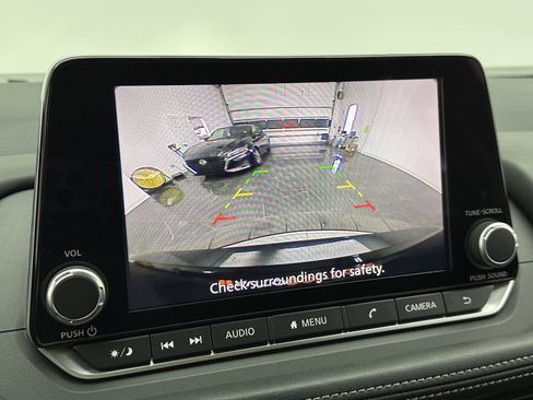 Used 2025 Nissan Rogue SV image 16