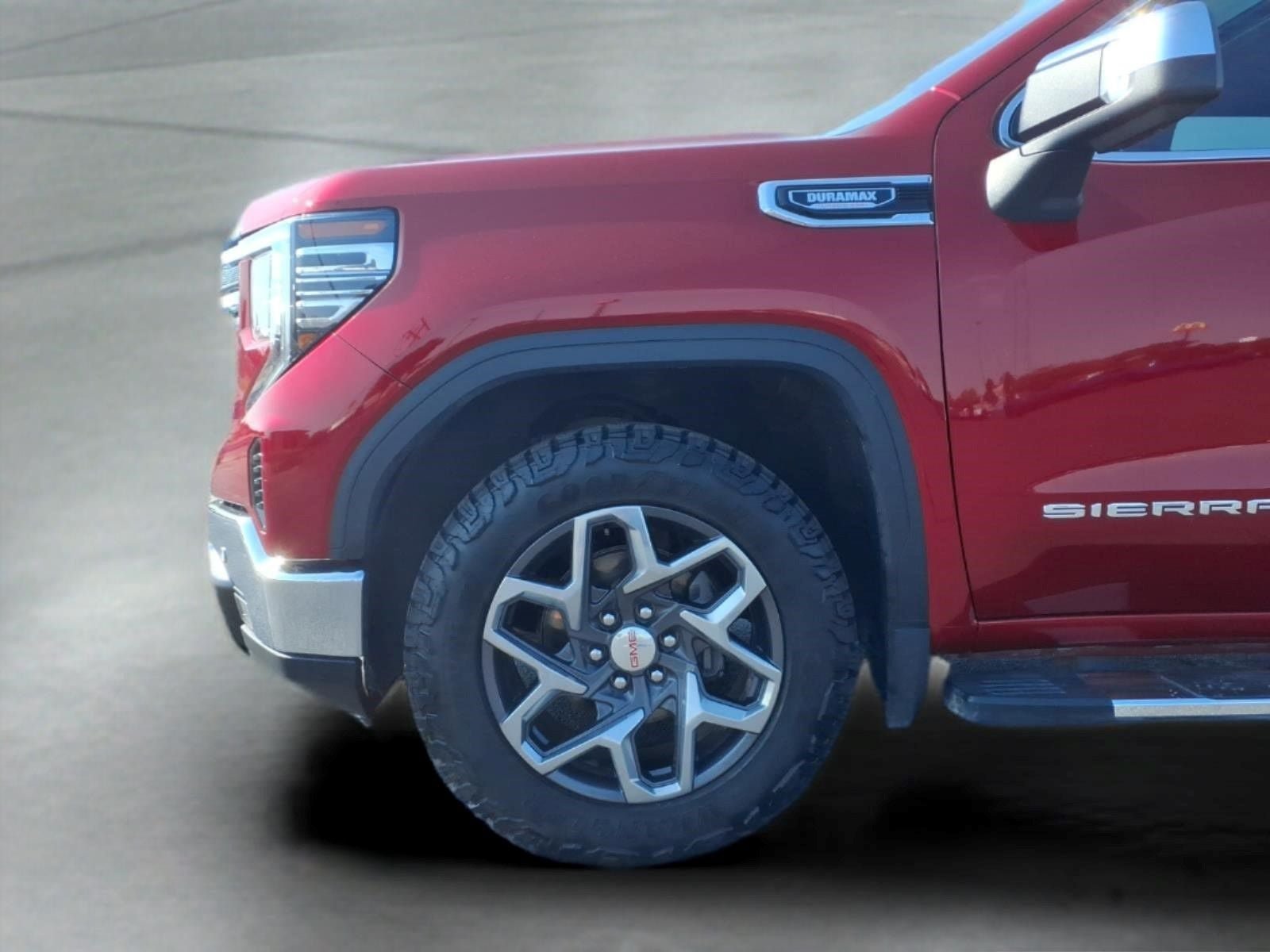 Used 2022 GMC Sierra 1500 SLT w/ SLT Premium Plus Package AWD/4WD image 4